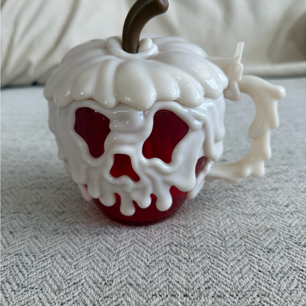 Disney parks poison apple